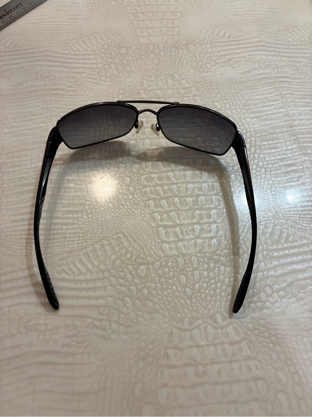 Prada Black Sunglasses with Red Stripe made in Italy - Picture 5 of 11